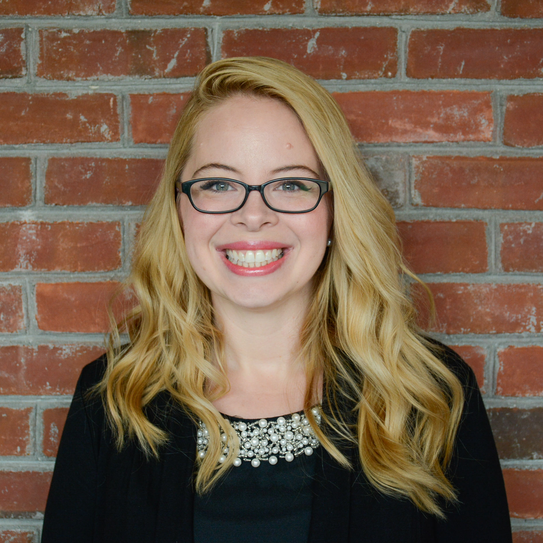 Laura Steeg Headshot
